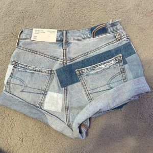 High-rise 90’s boyfriend shorts. 24w 00 American eagle